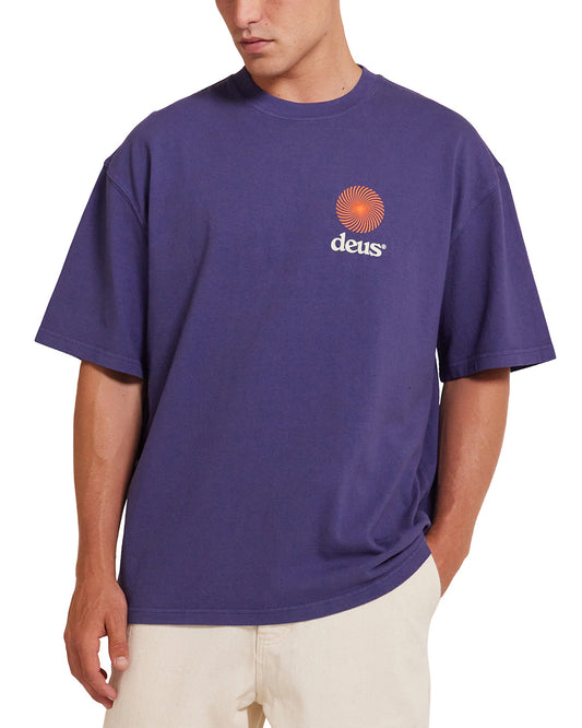 Strata Tee - Patriot Blue|Model