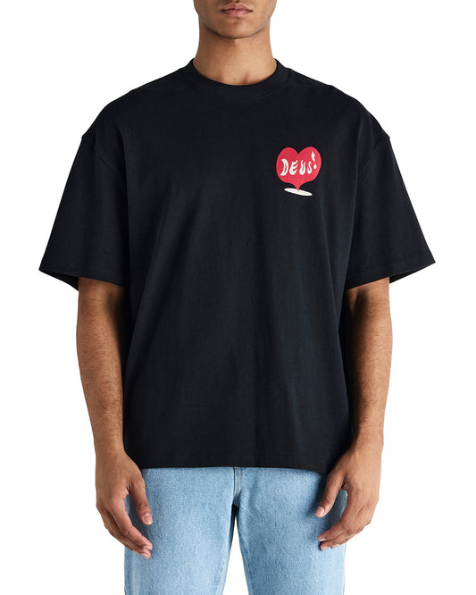Deep Cut Tee|Model